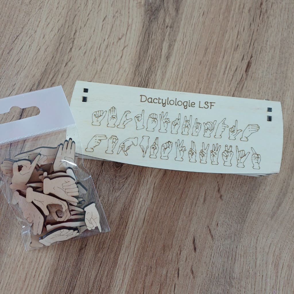 Boîte en bois gravée avec l'alphabet en Langue des Signes Française ,LSF, style dactylologie