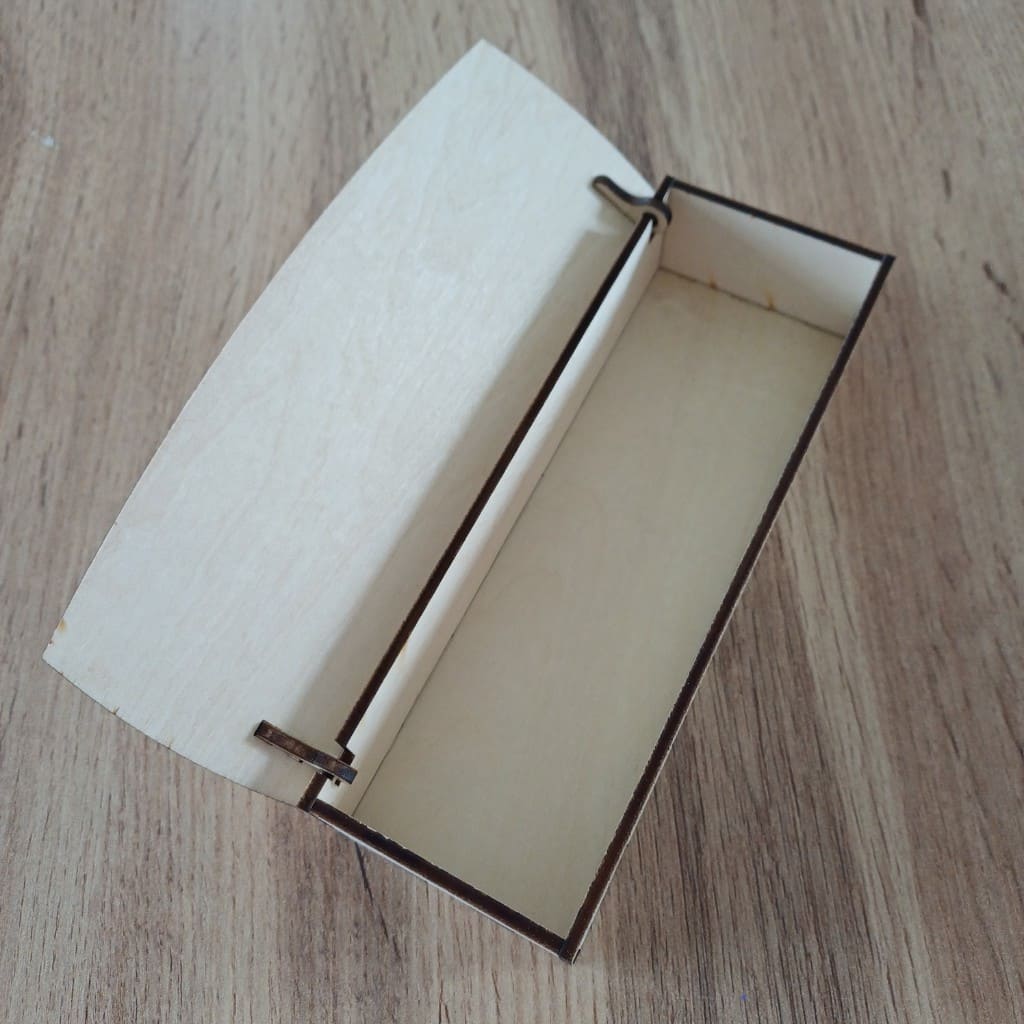 Boîte à souvenirs en bois naturel pour bébé signeur avec gravure de mains et inscription manuscrite Mes petits signes