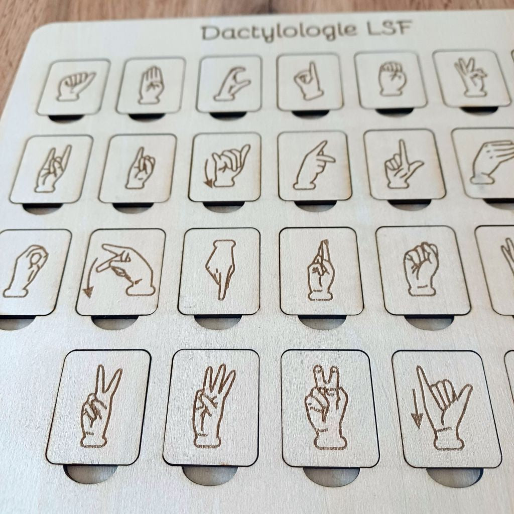 Plateau de jeu en bois alphabet LSF avec 26 jetons