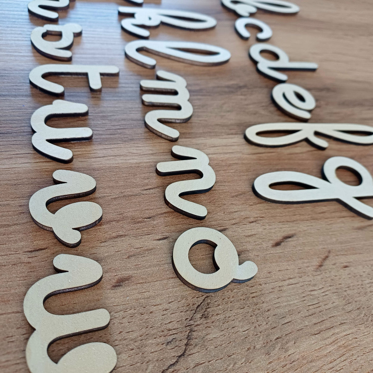 lettres en bois cursive minuscules