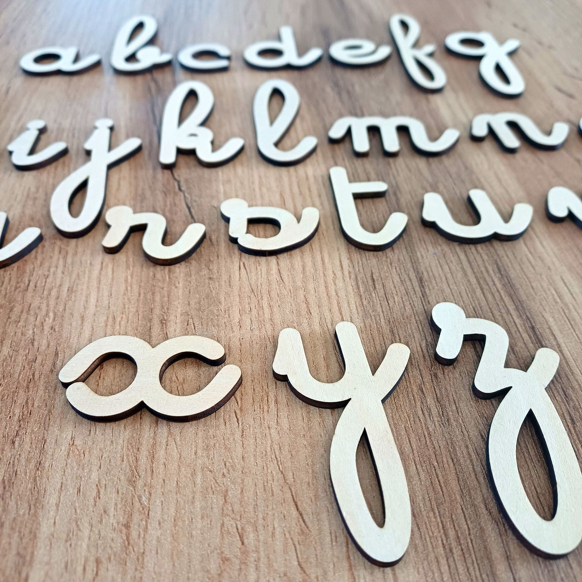 lettres en bois cursive minuscules