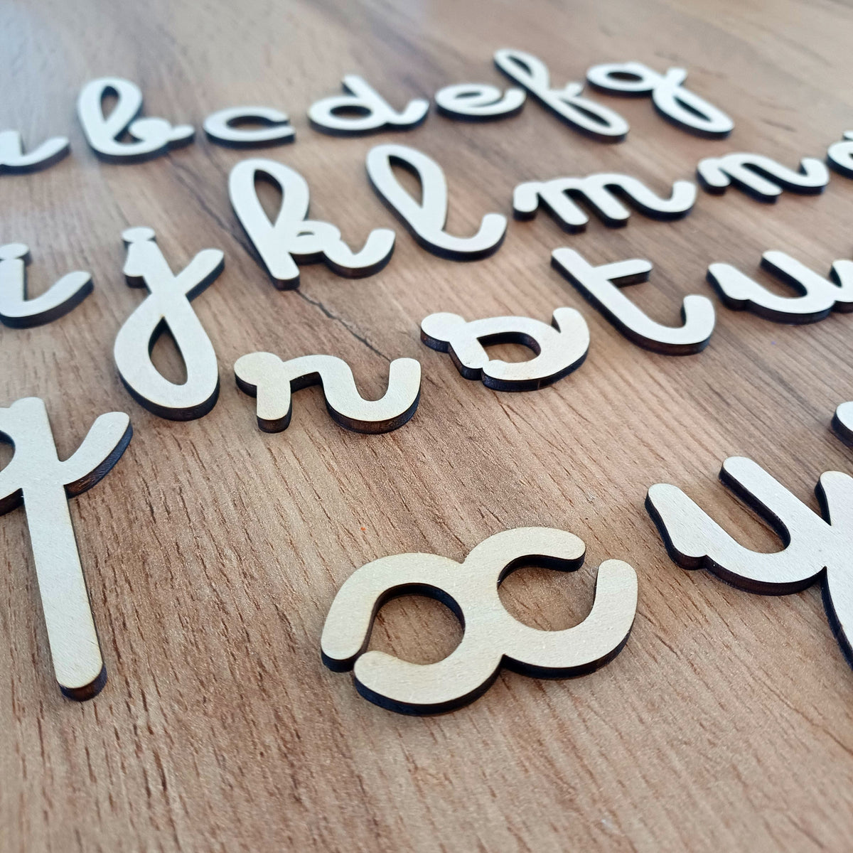 lettres en bois cursive minuscules