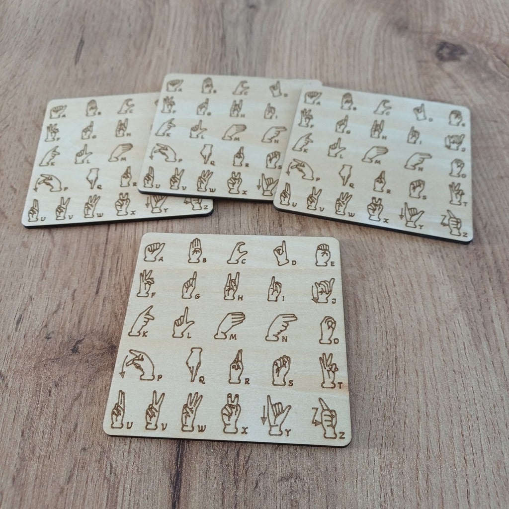 Lot de 4 sous-verres en bois gravés alphabet en Langue des signes française