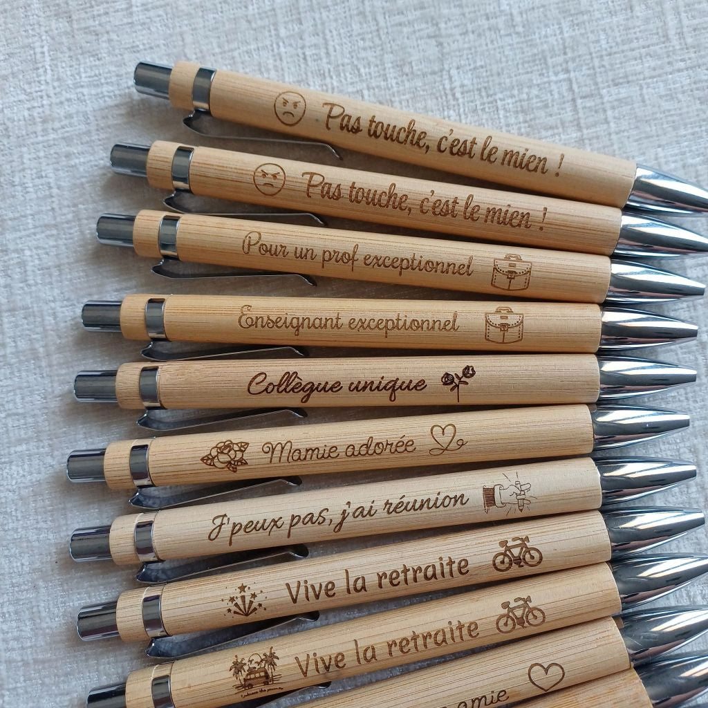 Stylo en bois gravé Collègue unique
