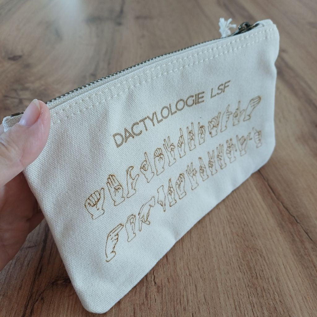 Trousse en coton gravée – Alphabet LSF | Dactylologie Langue des Signes Française
